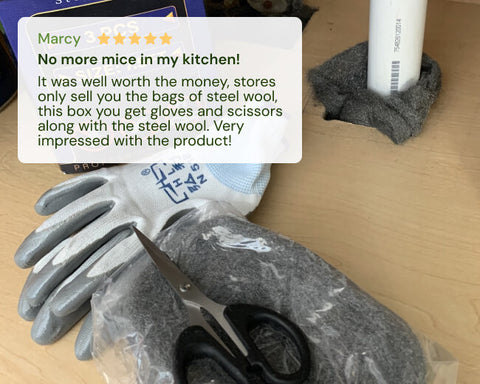 Gloves, scissors and a box of steel wool on a wooden surface with a five-star review overlay.