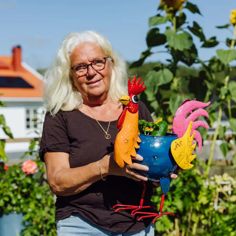 Colorful rooster planter.