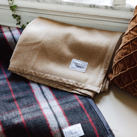 Woolly Mammoth Nester: Warm Wool Blanket for Indoor & Outdoor Comfort Woolly Mammoth